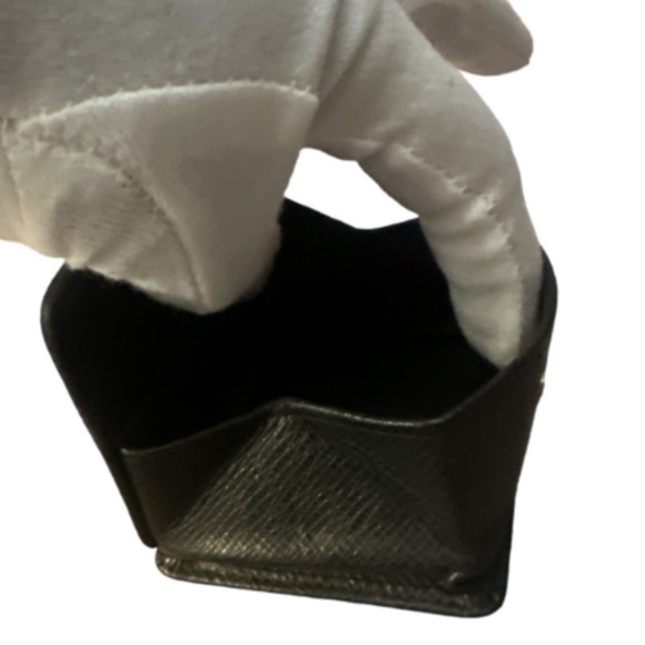 Louis Vuitton Taiga Leather Coin Case Black - Picture 4 of 9